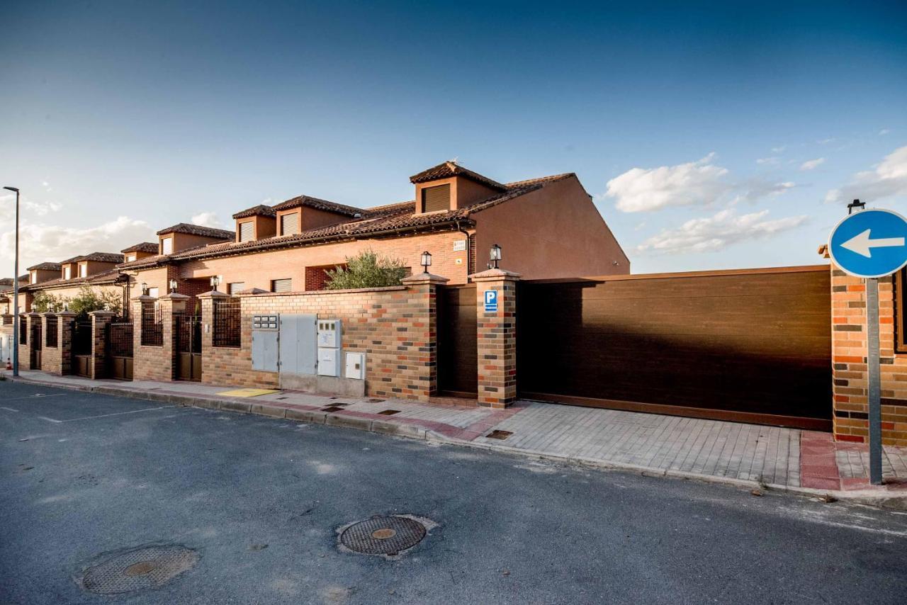 Apartamentos Al Paso De Toledo, Puy Du Fou A 10Km Burguillos de Toledo Exteriör bild